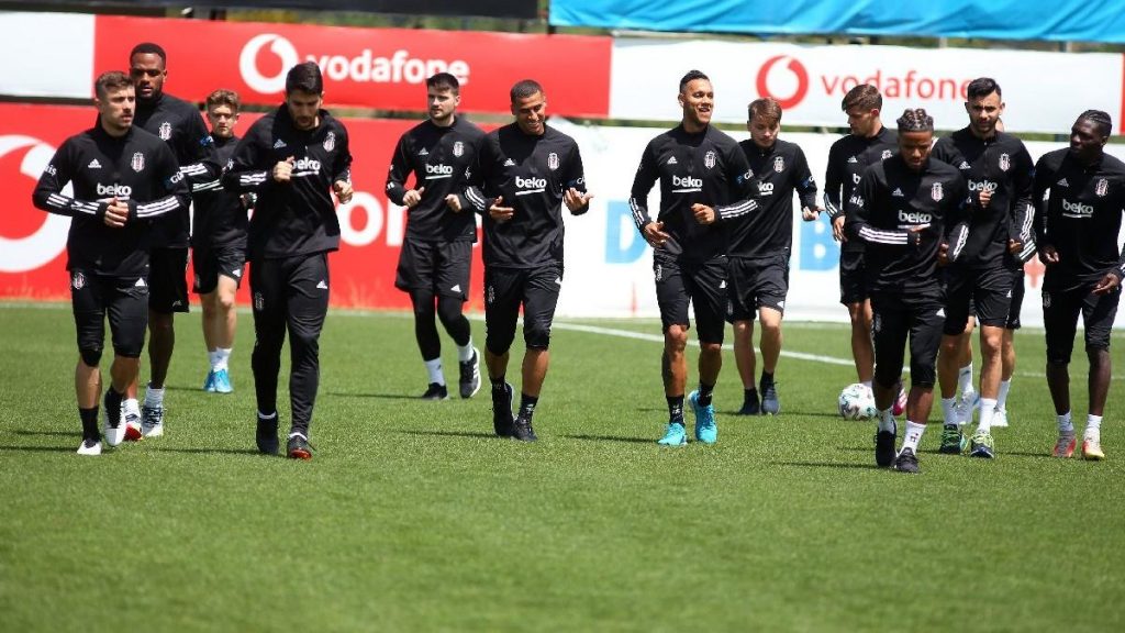 besiktas yurtdisinda kampa gidiyor 3buyukler