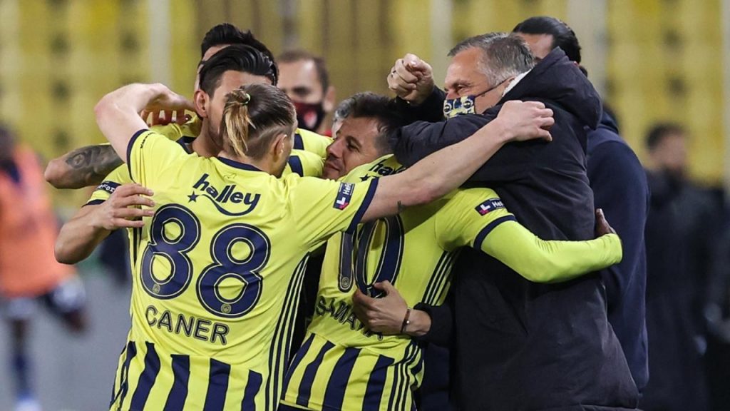 fenerbahcede teknik direktorcikmazi 3buyukler