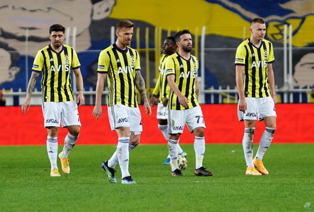 fenerbahcenin belirsiz noktasi teknik direktor 3buyukler 2