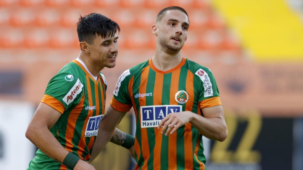 aslan galatasarayin yeni oyuncusu berkan kutlu 3buyukler 1