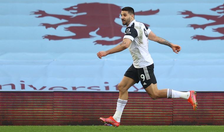 besiktas sirp yildiz ile imza masasina oturmak uzere 3buyukler 3