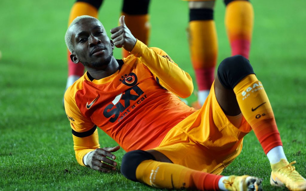 galatasarayda trnasfer sezonunda sira imzalarda 3buyukler 3
