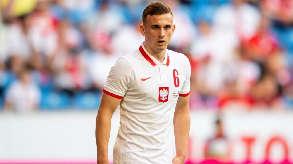 3buyukler galatasaray genc polonyalinin pesinde.4