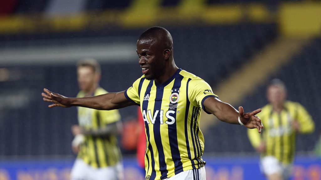 3buyukler Fenerbahcede Forvetler Vitor Pereiranin Oyununa Uymuyor1