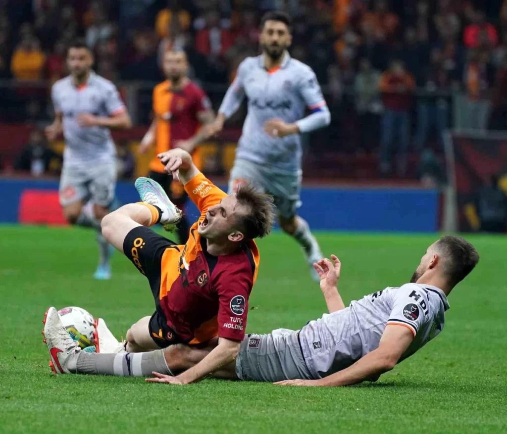 3buyukler galatasaray basaksehir i devirerek sampiyonluga bir adim daha yaklasti 1